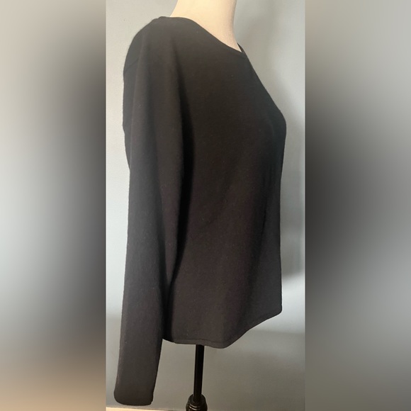 J Jill Black Cashmere Sweater with Scoop Neckline in Pristine Condition! - Picture 5 of 9